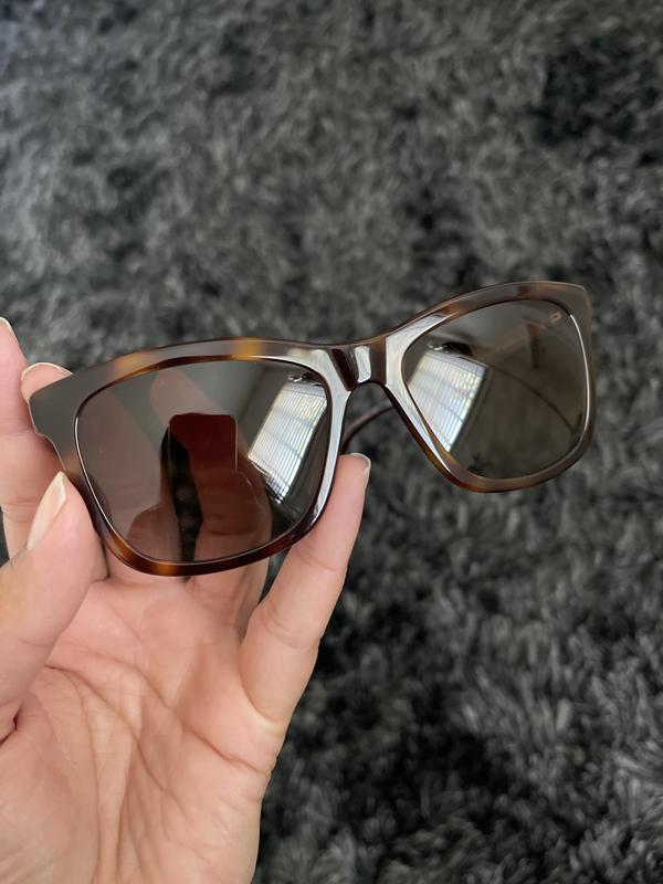 Review Thumbnail Image 0 216890313