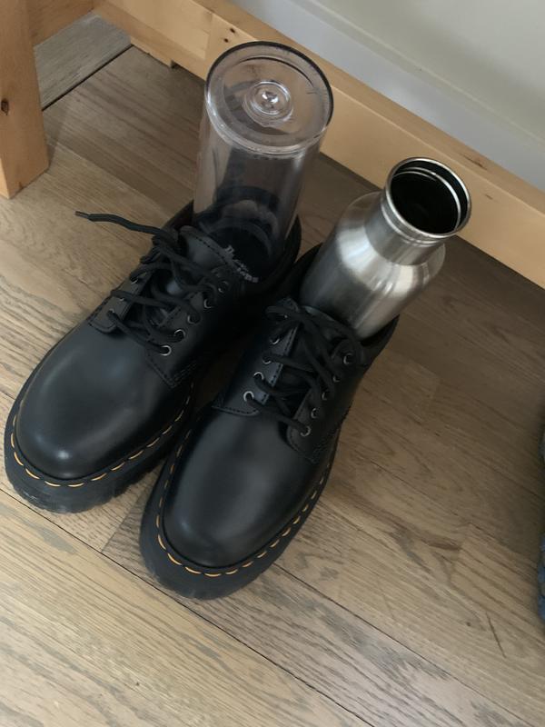 Heavy, won’t stay on, lots of blisters