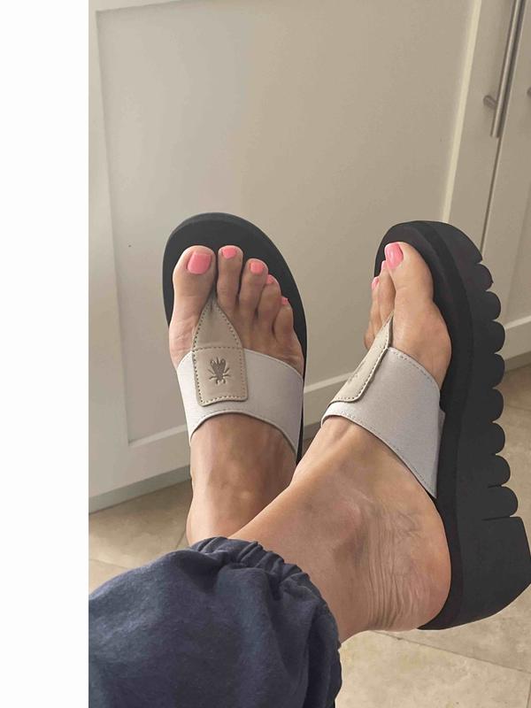 Review Thumbnail Image 0 218763514