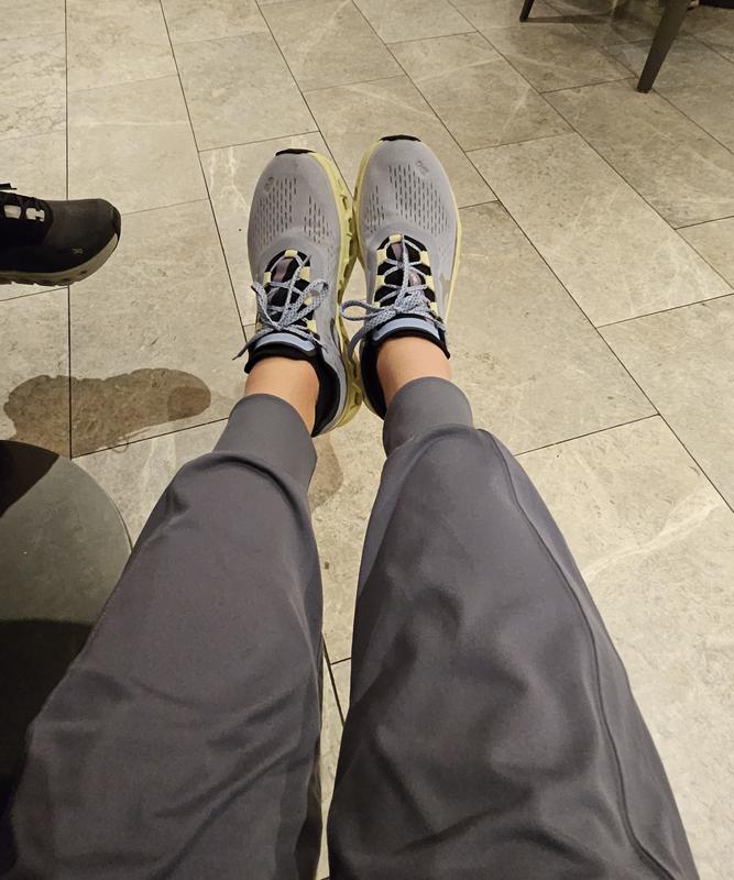 Love the color and extremely comfortable