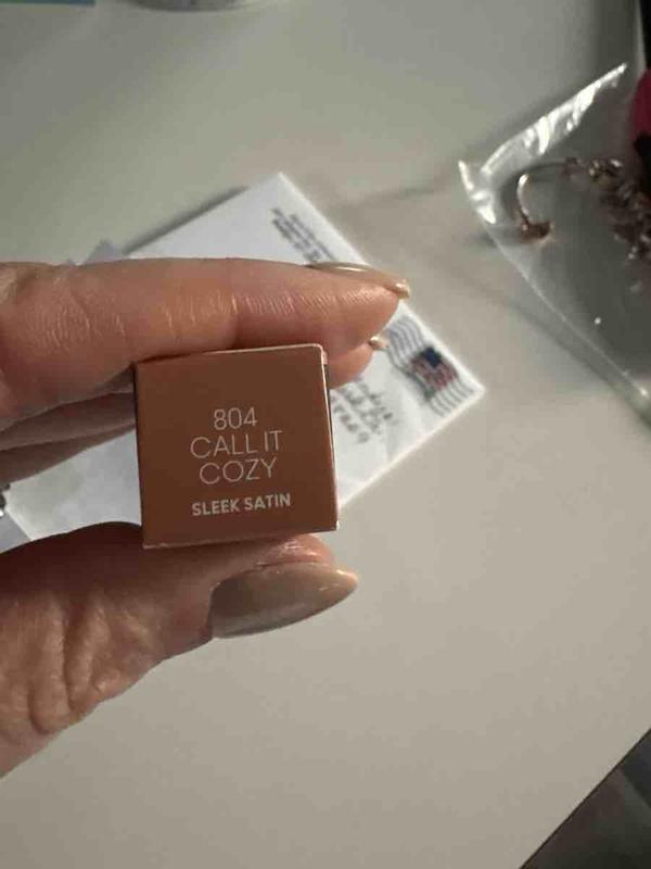 Customer photo for "Flat out Fabulous wrong color"