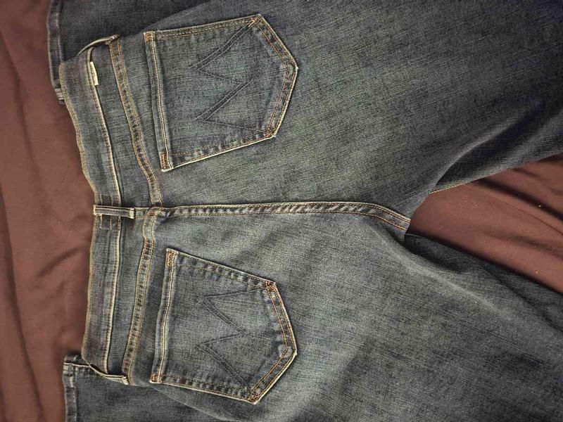 Review Thumbnail Image 0 246990561