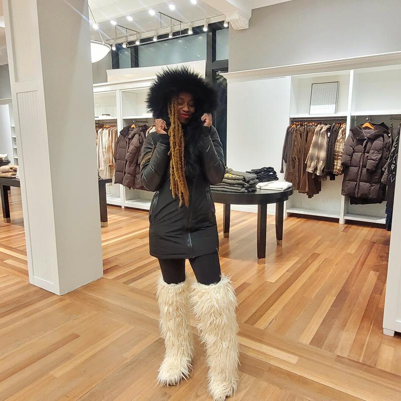 Review Thumbnail Image 0 221713021