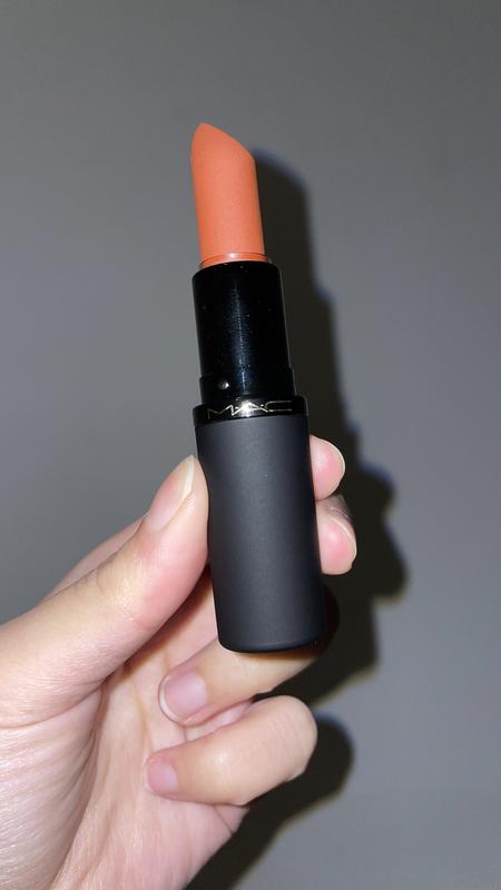 Customer photo for "Lip matte for summer! Must have"