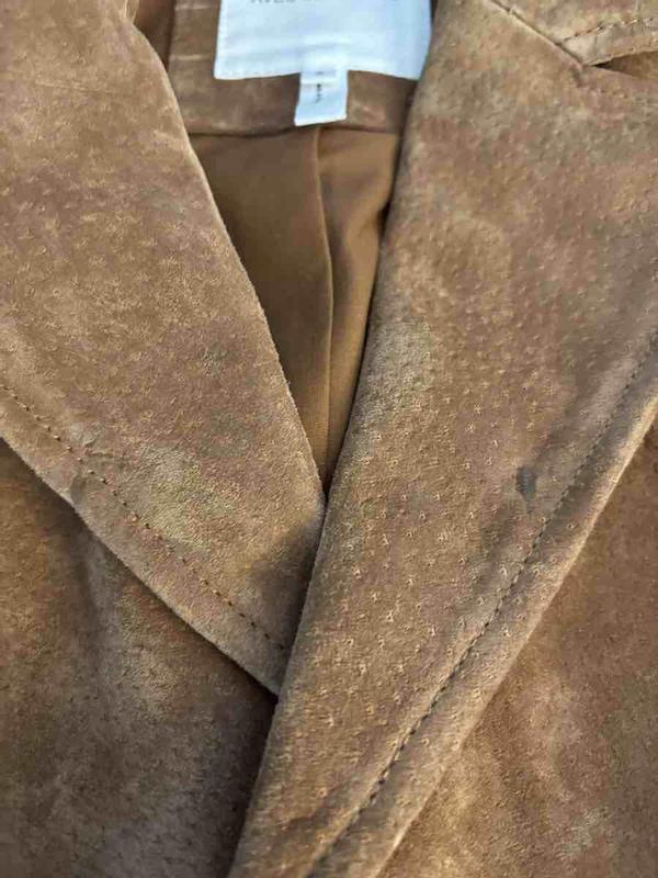 Customer photo for "Arrived stained"