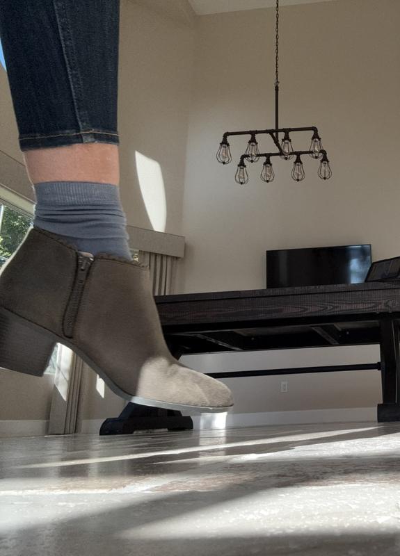 Review Thumbnail Image 0 246229060