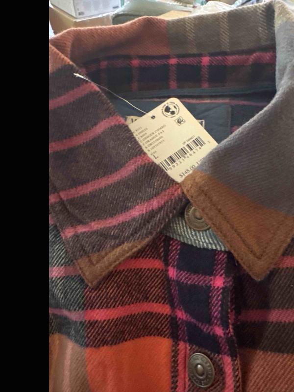 Customer photo for "collar is mismatched this jacket"