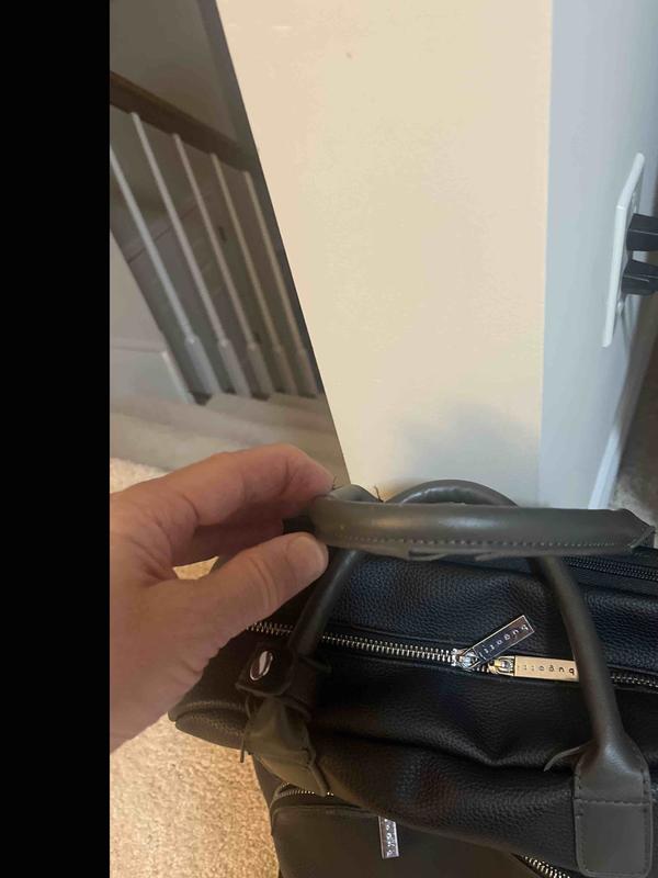 Customer photo for "Good looking bag. Poor quality!"