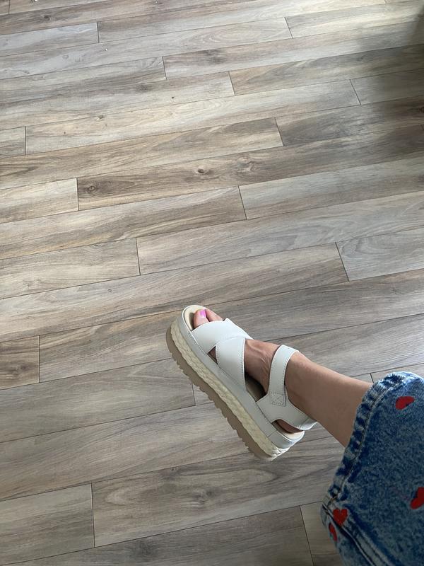 Review Thumbnail Image 0 242581350