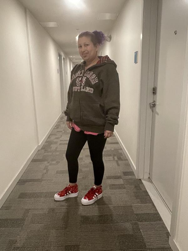 Review Thumbnail Image 1 223675996