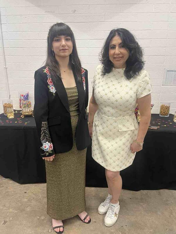 Review Thumbnail Image 0 249095223