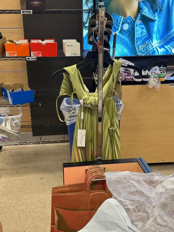 Review Thumbnail Image 2 248952173