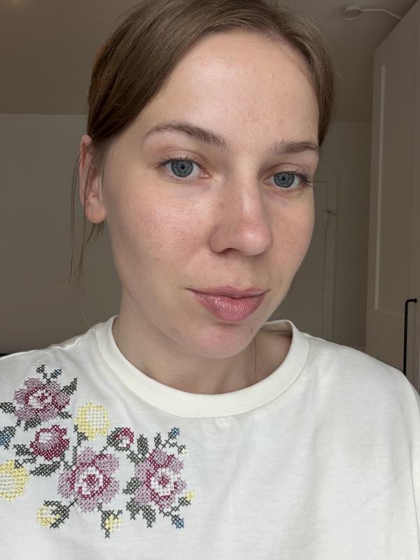 Customer photo for "Incredibly long wear with cold fall tones"