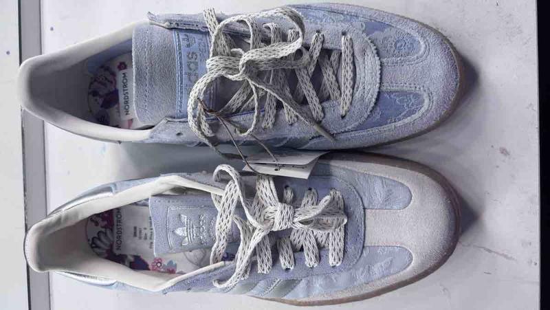 Customer photo for "Recieved 2 Different Shoes"