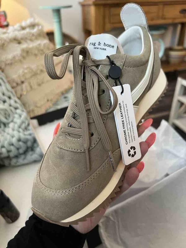 Review Thumbnail Image 0 218232810