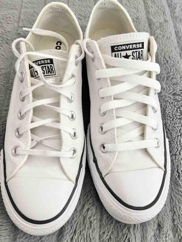 Customer photo for "great shoe - terrible laces!!!"