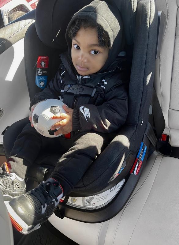 Customer photo for "ME AND MY BABY ABSOLUTELY LOVEEEE THIS CAR SEAT"