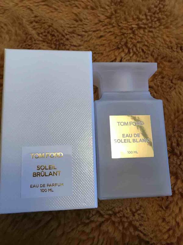 Customer photo for "wrong perfume inside box"