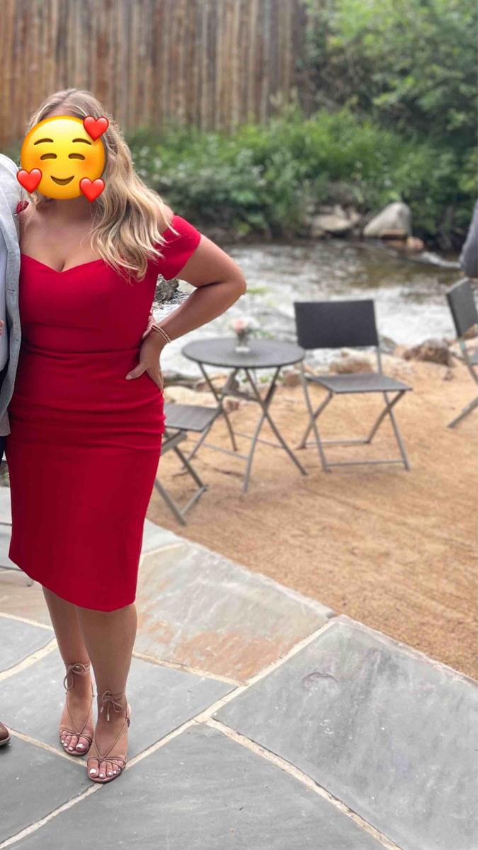 Absolutely stunning dress!