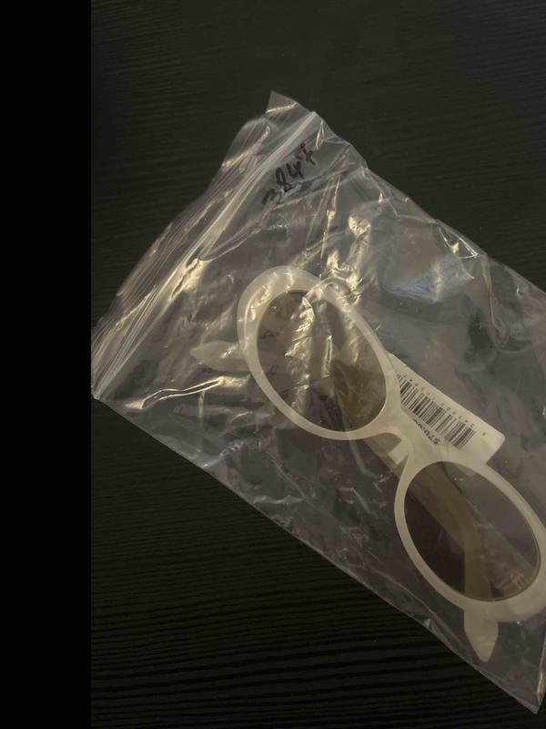 Customer photo for "cheap sunglasses?"