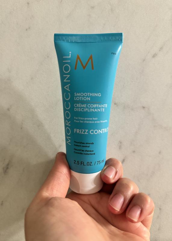 Customer photo for "Helps combat Texas frizz!!"