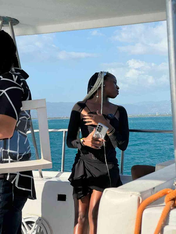 Review Thumbnail Image 1 231703119