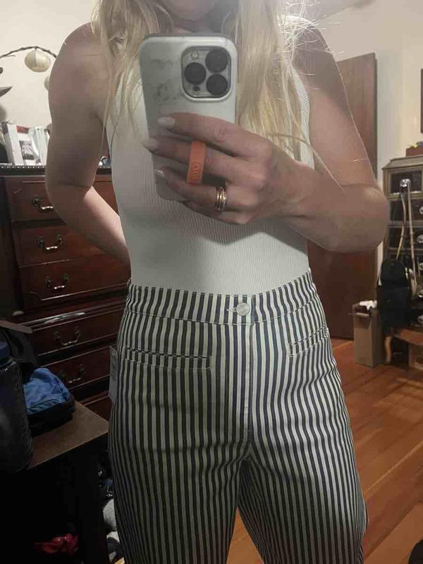 Review Thumbnail Image 0 234793561