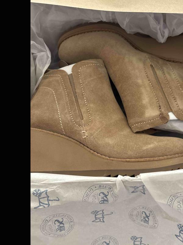 lovely, but these are taupe