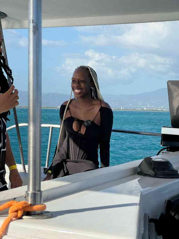 Review Thumbnail Image 0 231703119