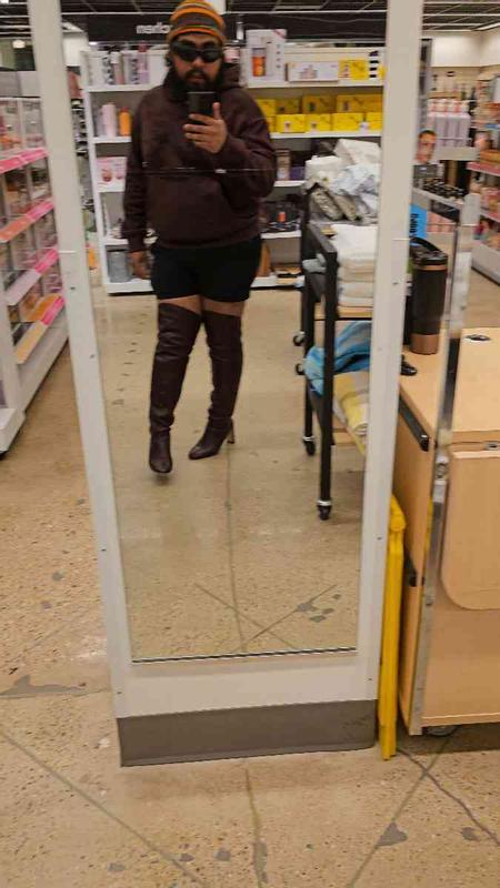 Review Thumbnail Image 4 244810058