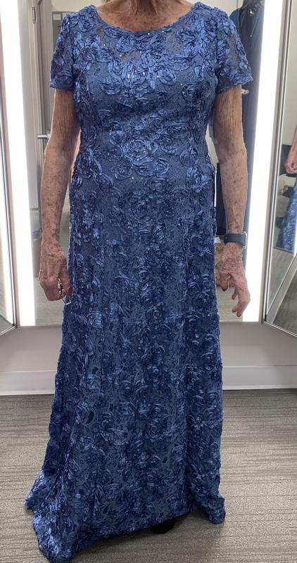 Customer photo for "Gorgeous Dress!"