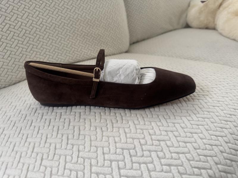 Customer photo for "Dark brown looks nothing like the online picture"