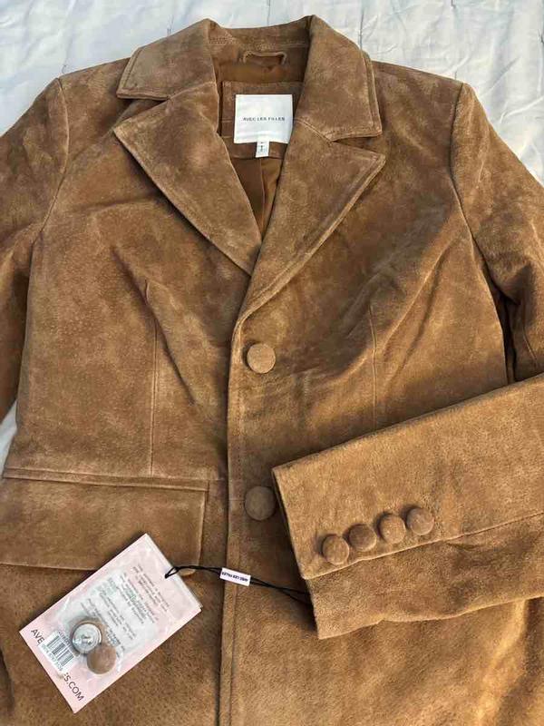 Customer photo for "Arrived stained"