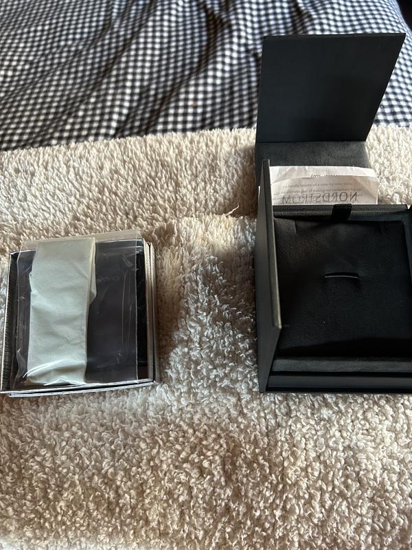 Customer photo for "Fine jewelry, poor packaging"