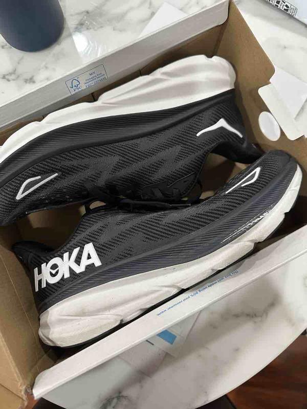 Customer photo for "They sent me used shoes?!"