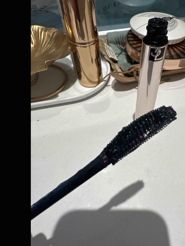 Customer photo for "clumpy, heavy, wand too thin"