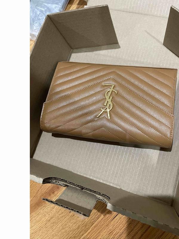Customer photo for "looks fake"