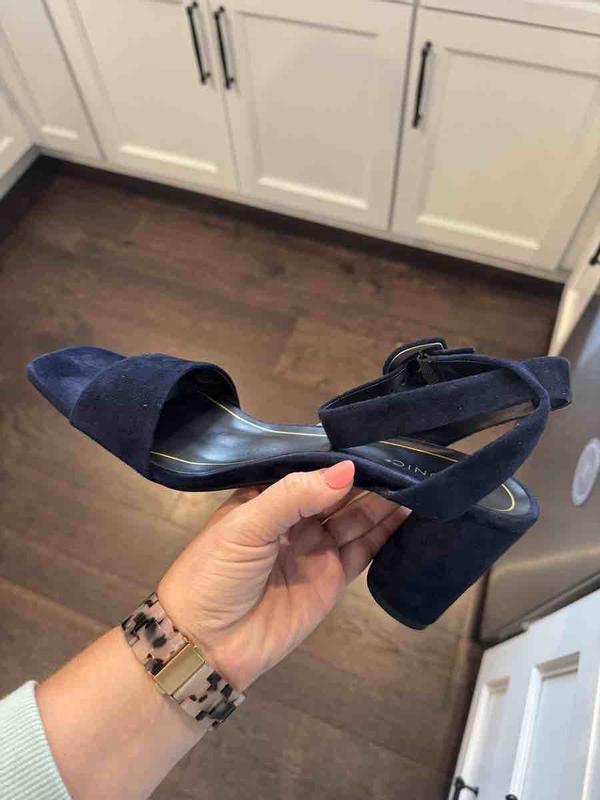 Customer photo for "Navy, not black!!"