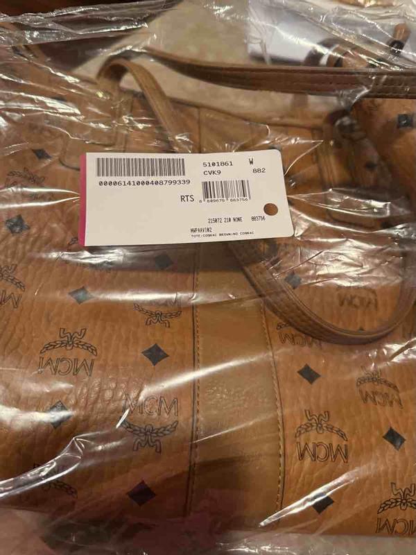 Customer photo for "Received Disgusting Used Bag !!!"
