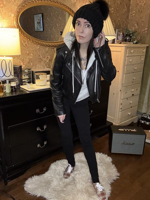 Review Thumbnail Image 0 246792837