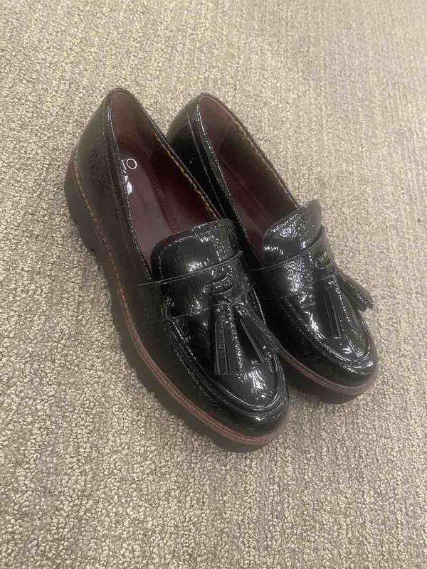 Customer photo for "modern loafer"