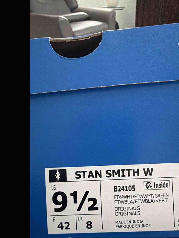 Customer photo for "mislabeled by Adidas ordered 9.5w sz 11 in the box"