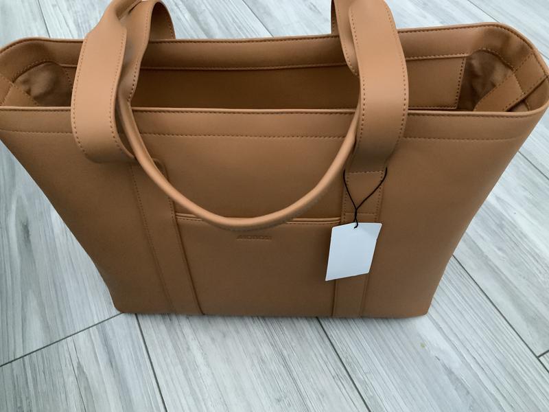 Review Thumbnail Image 0 240870135