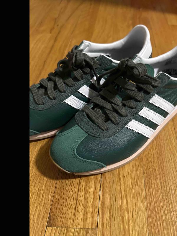 Customer photo for "comfortable and stylish"