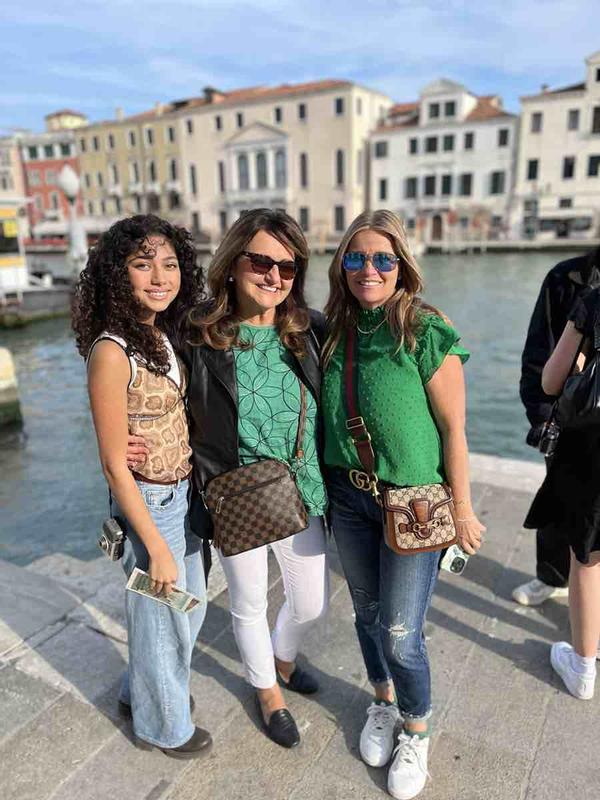 Review Thumbnail Image 0 220326224