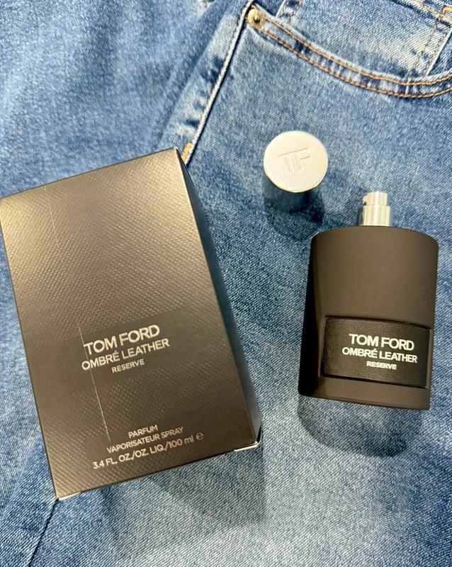 Customer photo for "Rich leather scent"