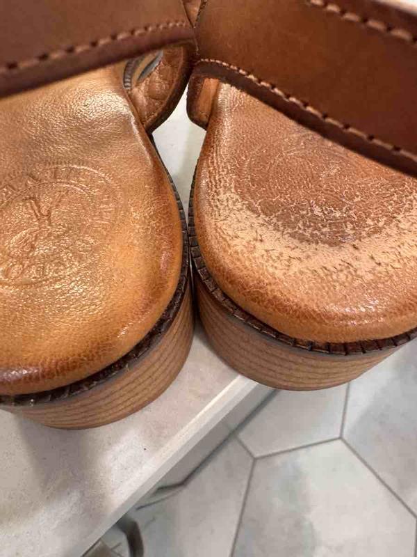 Customer photo for "cute sandals, marginal quality"