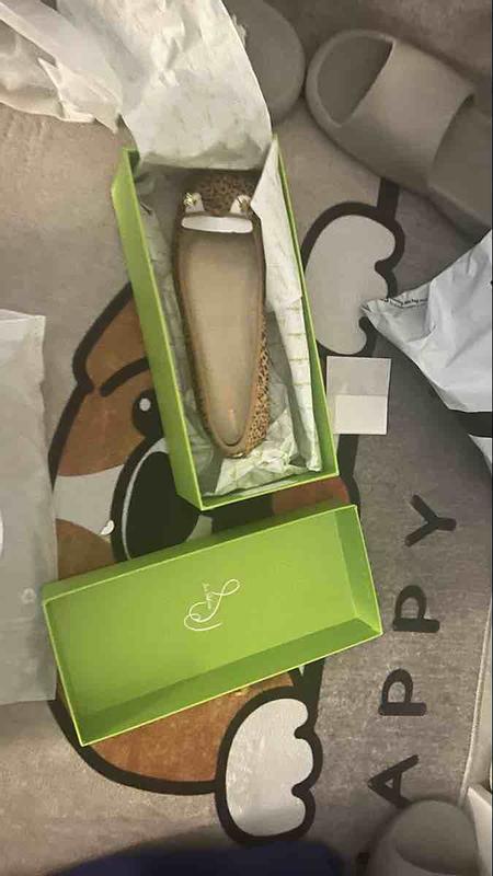 Customer photo for "missing right side of the shoes"