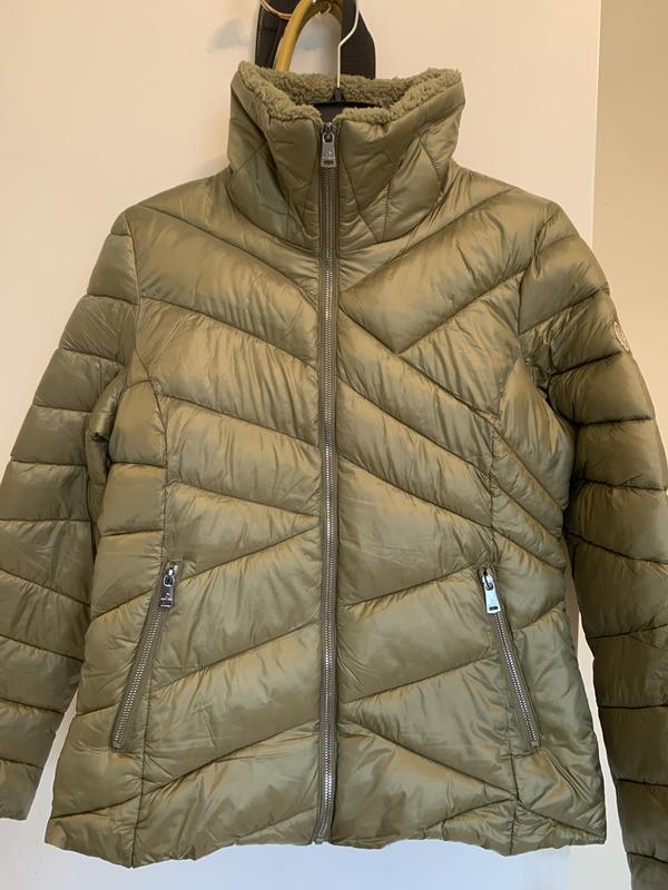 Review Thumbnail Image 0 213957285