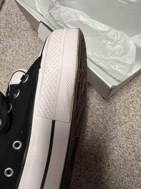 Customer photo for "Sent me a used shoe?"